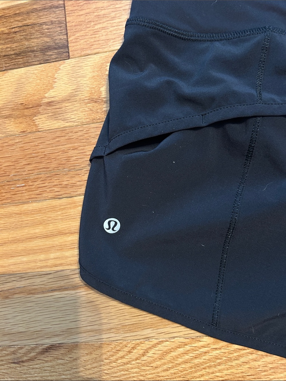 lululemon athletica high-waist speed shorts, 2.5”. Size 6, black - Picture 5 of 5